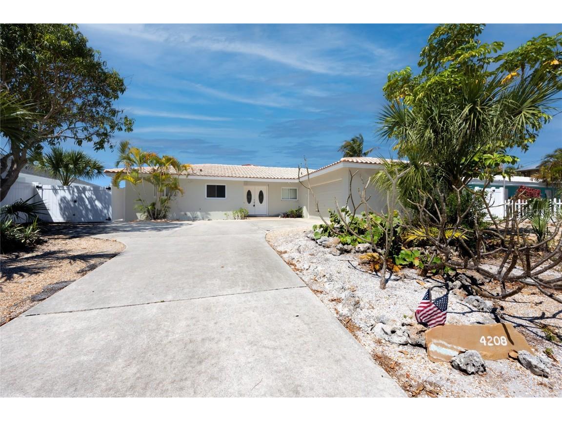 4208 Miller Drive Saint Pete Beach FL 33706 - BOCA CIEGA BAY U8194603 image1