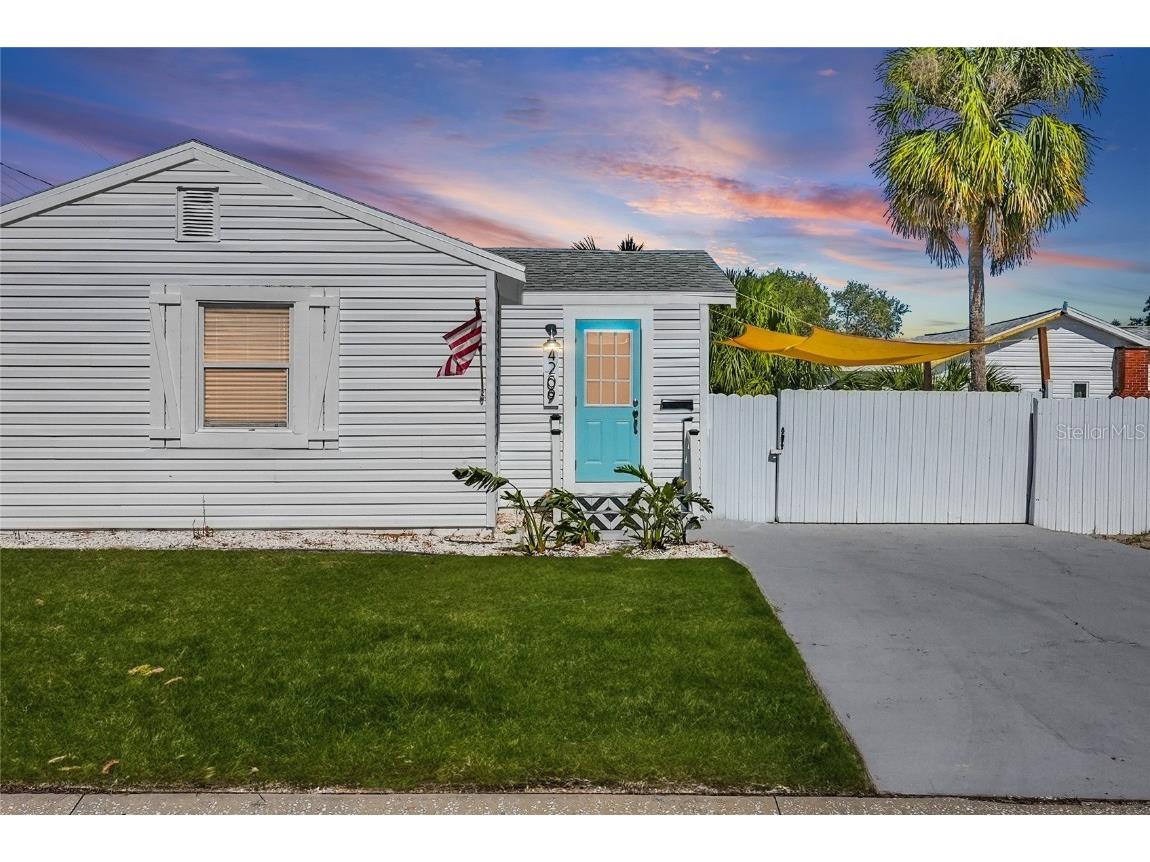 4209 20th Avenue S Saint Petersburg FL 33711 TB8314703 image1