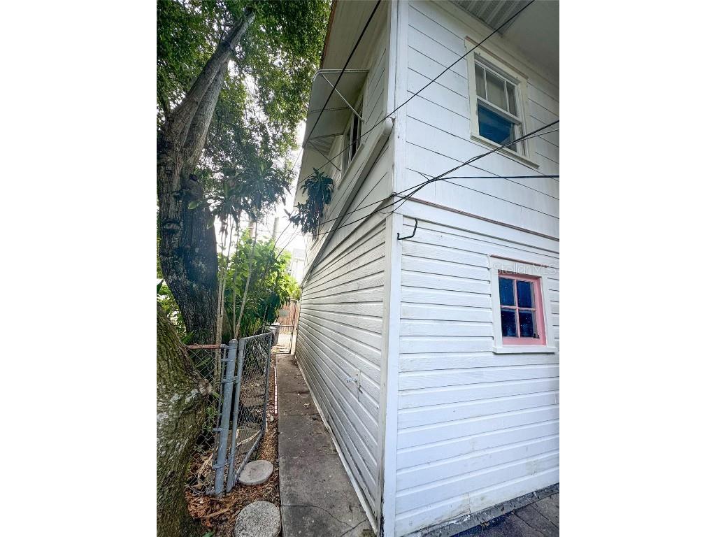 421 10th Avenue N Saint Petersburg FL 33701 U8248037 image53