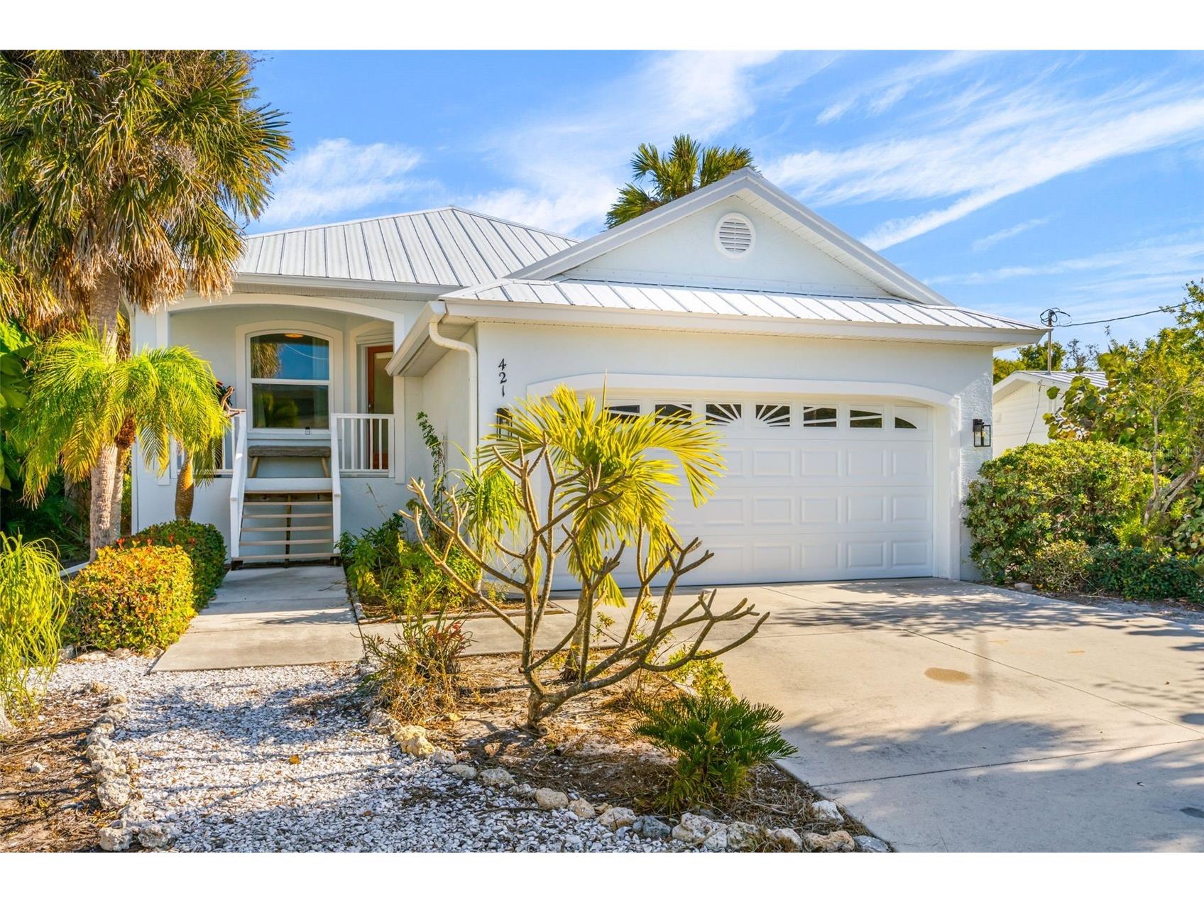 421 Island Circle Sarasota FL 34242 A4681301 image1