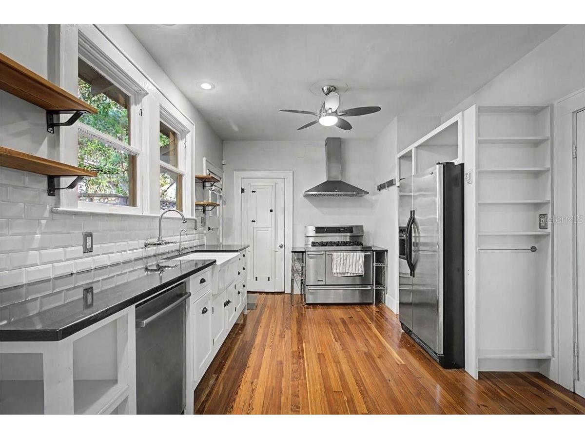 421 NE Boulevard Gainesville FL 32601 G5109372 image3