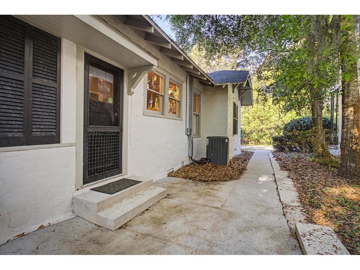421 NE Boulevard Gainesville FL 32601 G5109372 image32