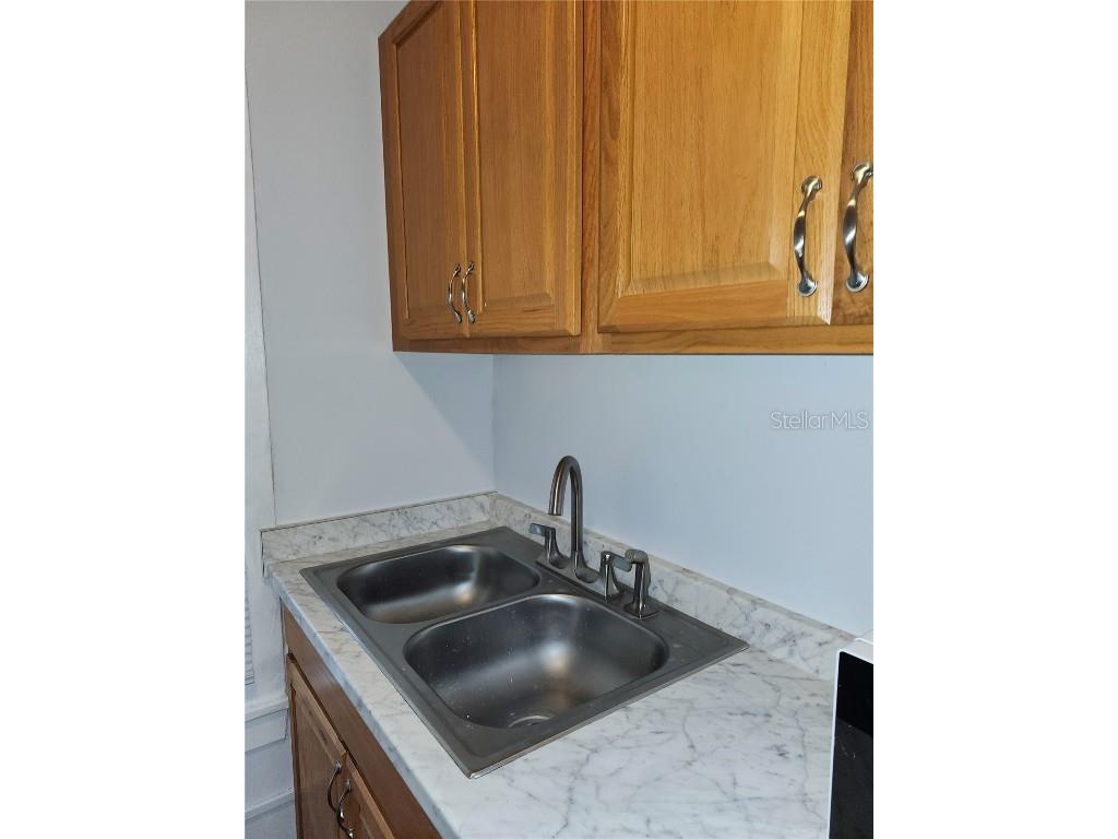 421 NW 10th Av Gainesville FL 32601 GC528606 image8