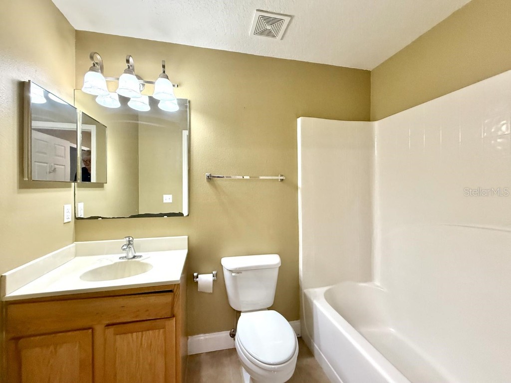 421 NW Helicon Avenue NW Palm Bay FL 32907 OM712368 image18