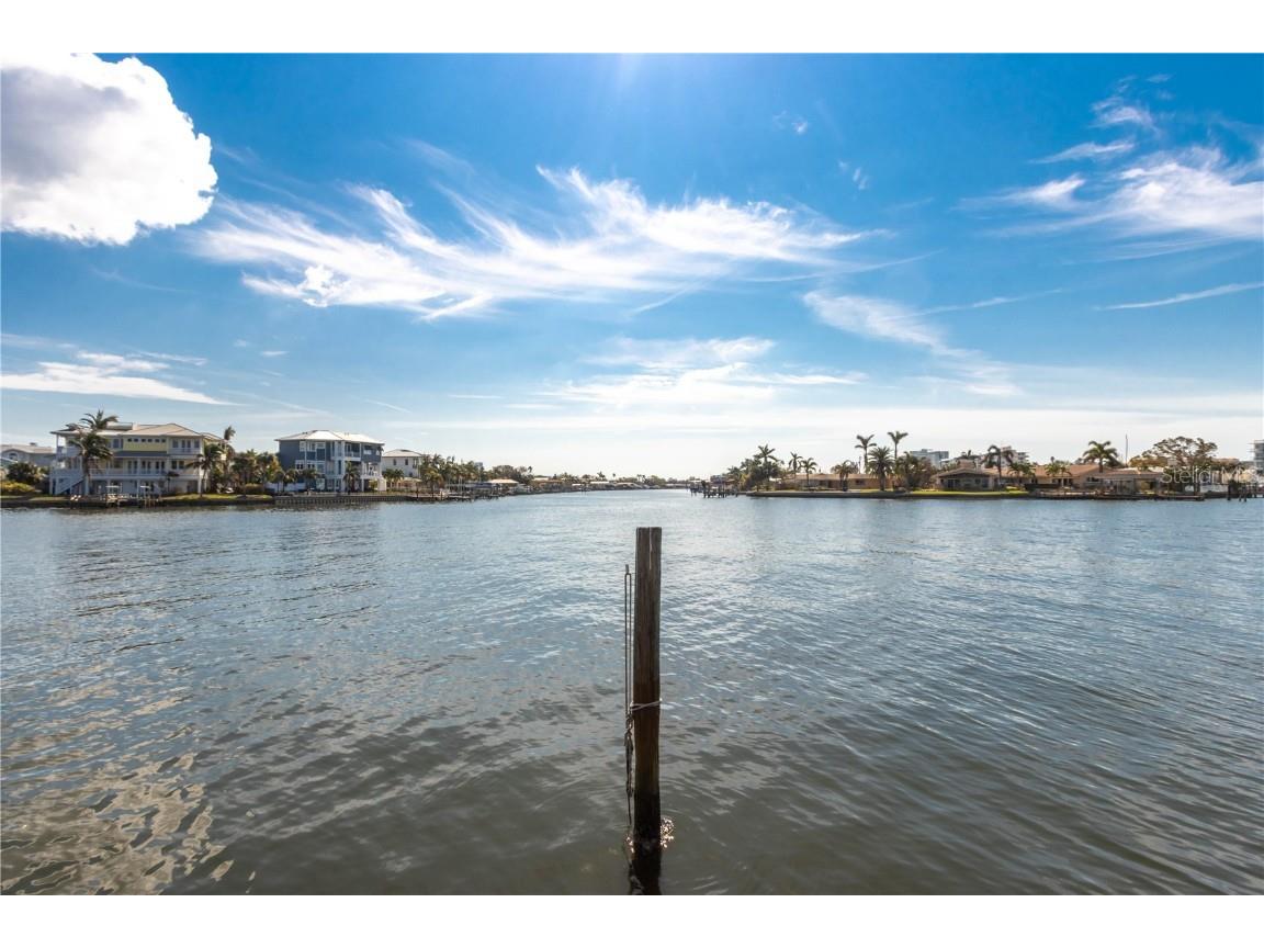 421 Palm Island SE Clearwater Beach FL 33767 - GULF OF MEXICO TB8315525 image1