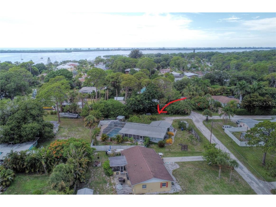 421 Pineapple Street Englewood FL 34223 C7465127 image1