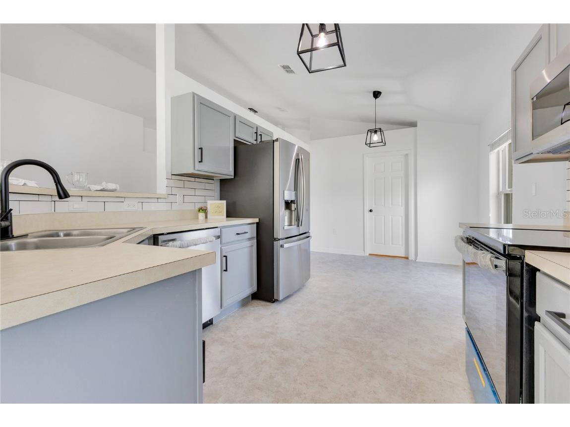 421 Sierra Mike Boulevard Lake Alfred FL 33850 TB8386289 image1