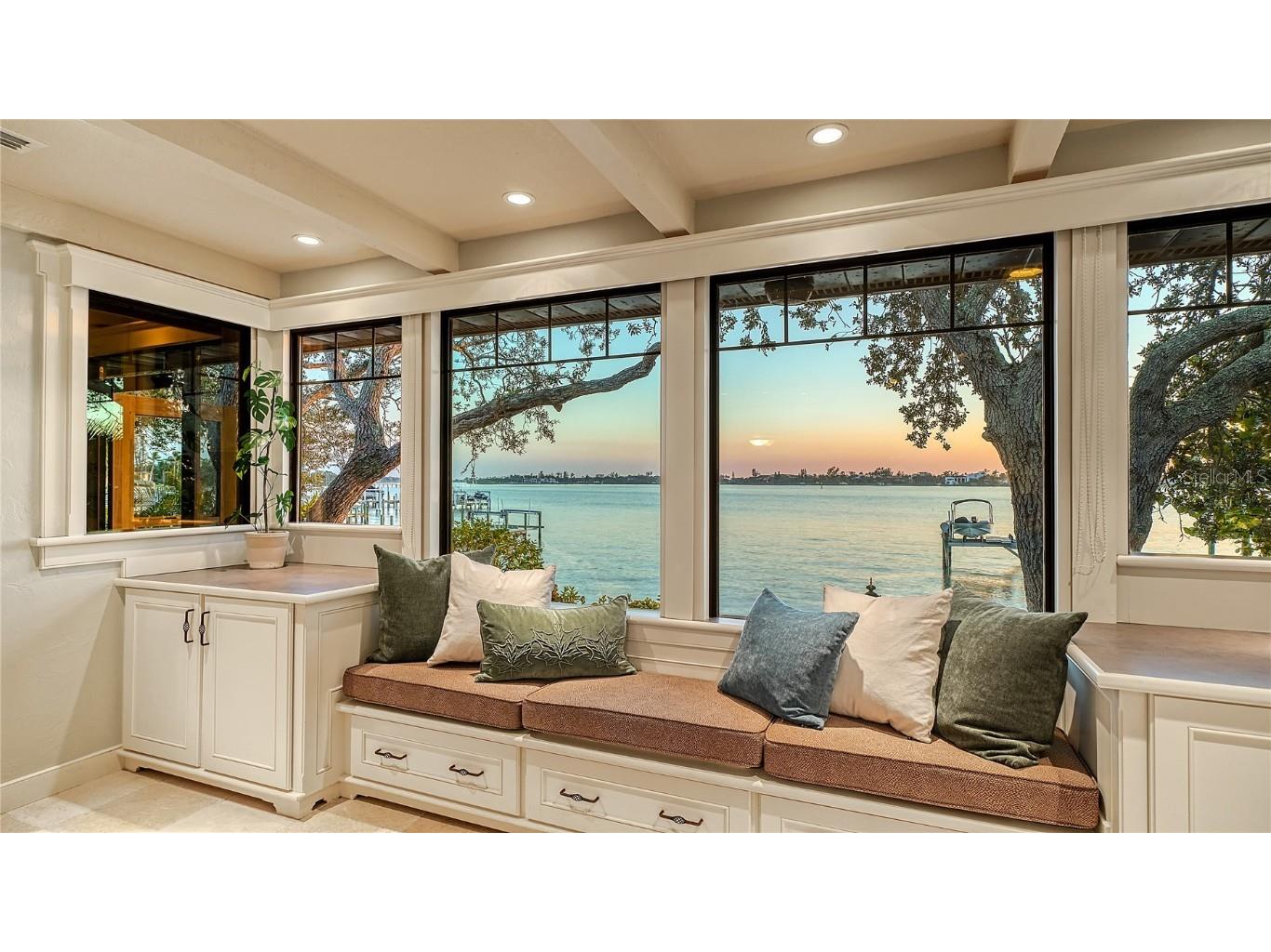 421 Waterside Lane Nokomis FL 34275 - INTERCOASTAL/BLACKBURN BAY A4574056 image2