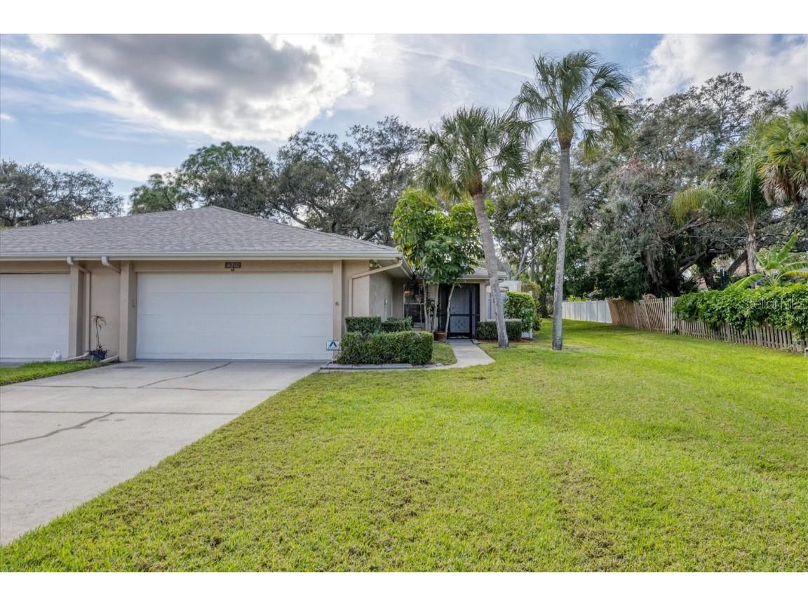 4210 Center Gate Lane #1 Sarasota FL 34233 D6134097 image1