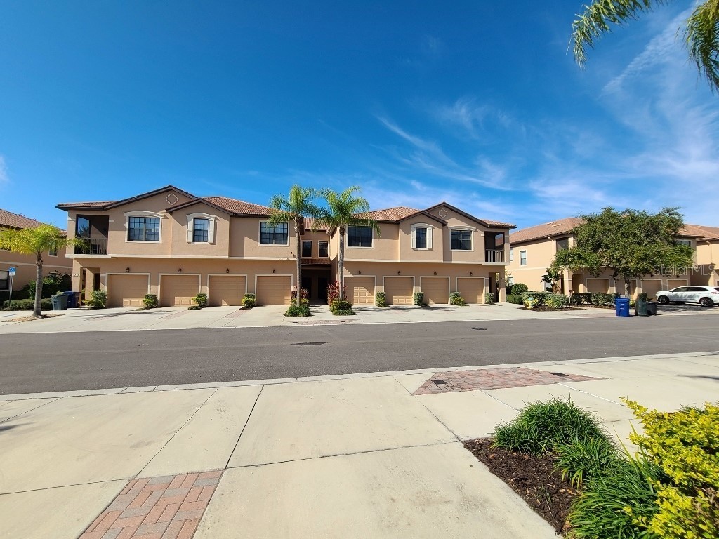 4210 Via Piedra Circle #3-103 Sarasota FL 34233 A4516656 image1