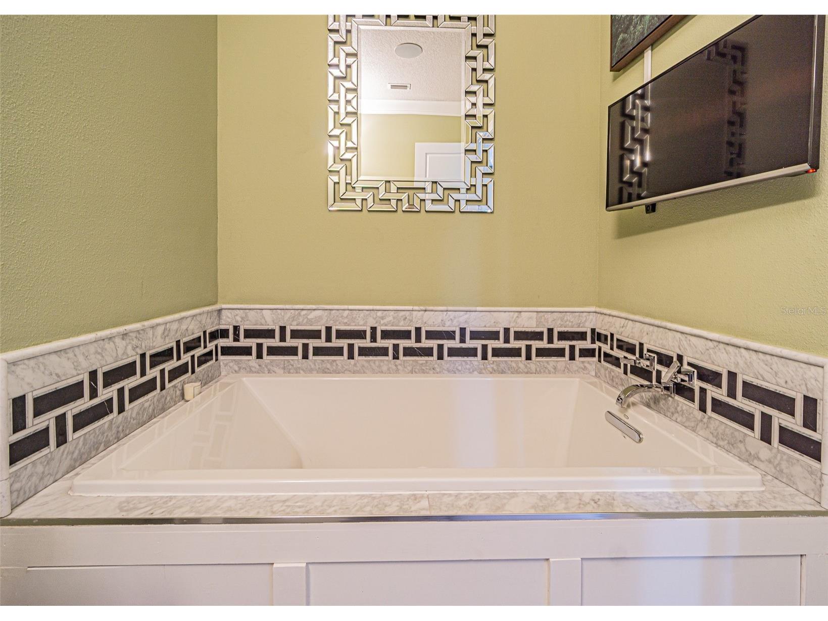 4210 W North B Street Tampa FL 33609 TB8473454 image34