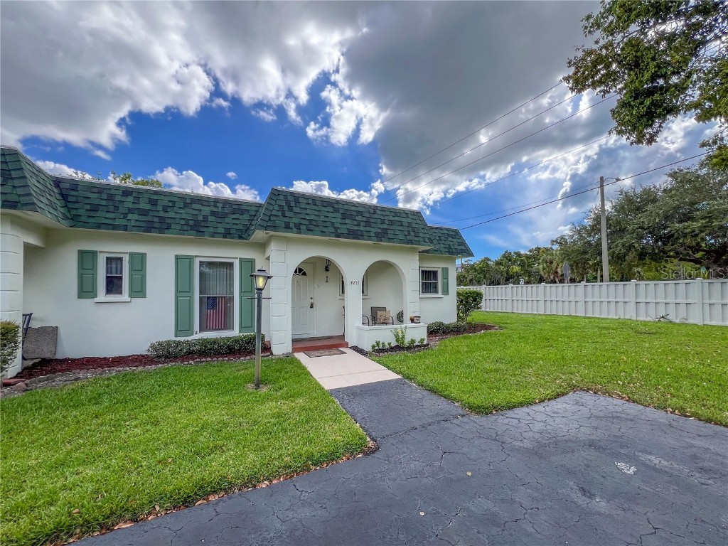 4211 35th Avenue W Bradenton FL 34205 A4624460 image1