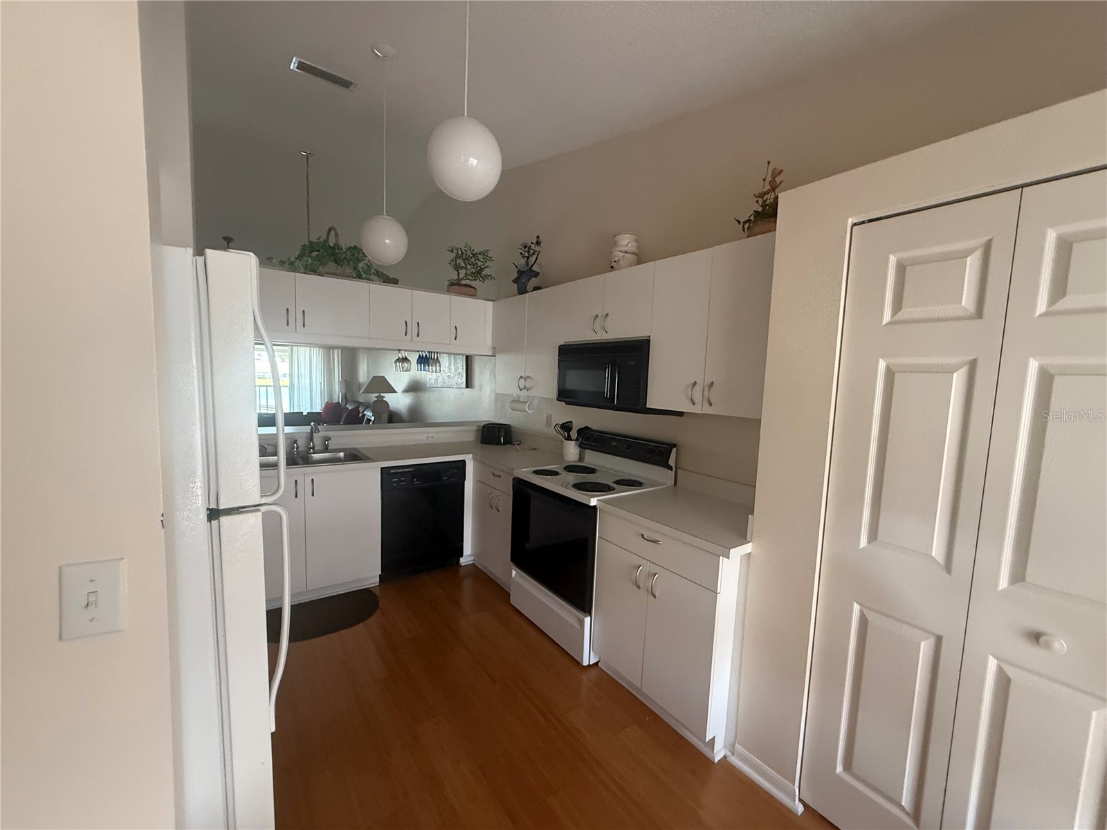 4211 Caddie Drive E #202 Bradenton FL 34203 A4698649 image3