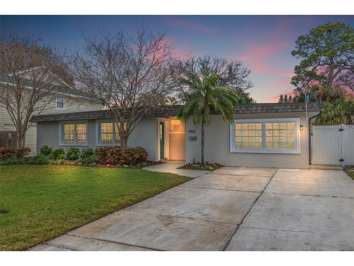 4211 Carson Street NE Saint Petersburg FL 33703 U8232211 image1