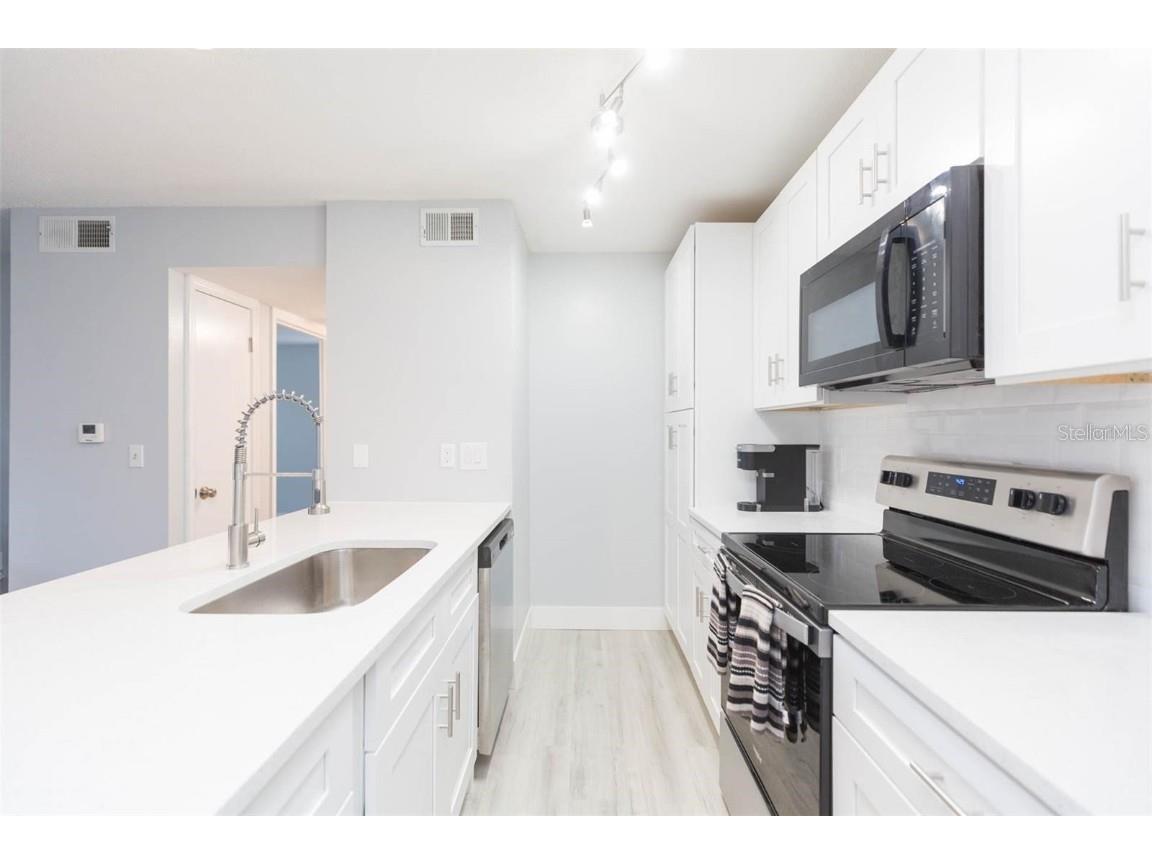 4211 Chatham Oak Court #107 Tampa FL 33624 TB8429057 image3