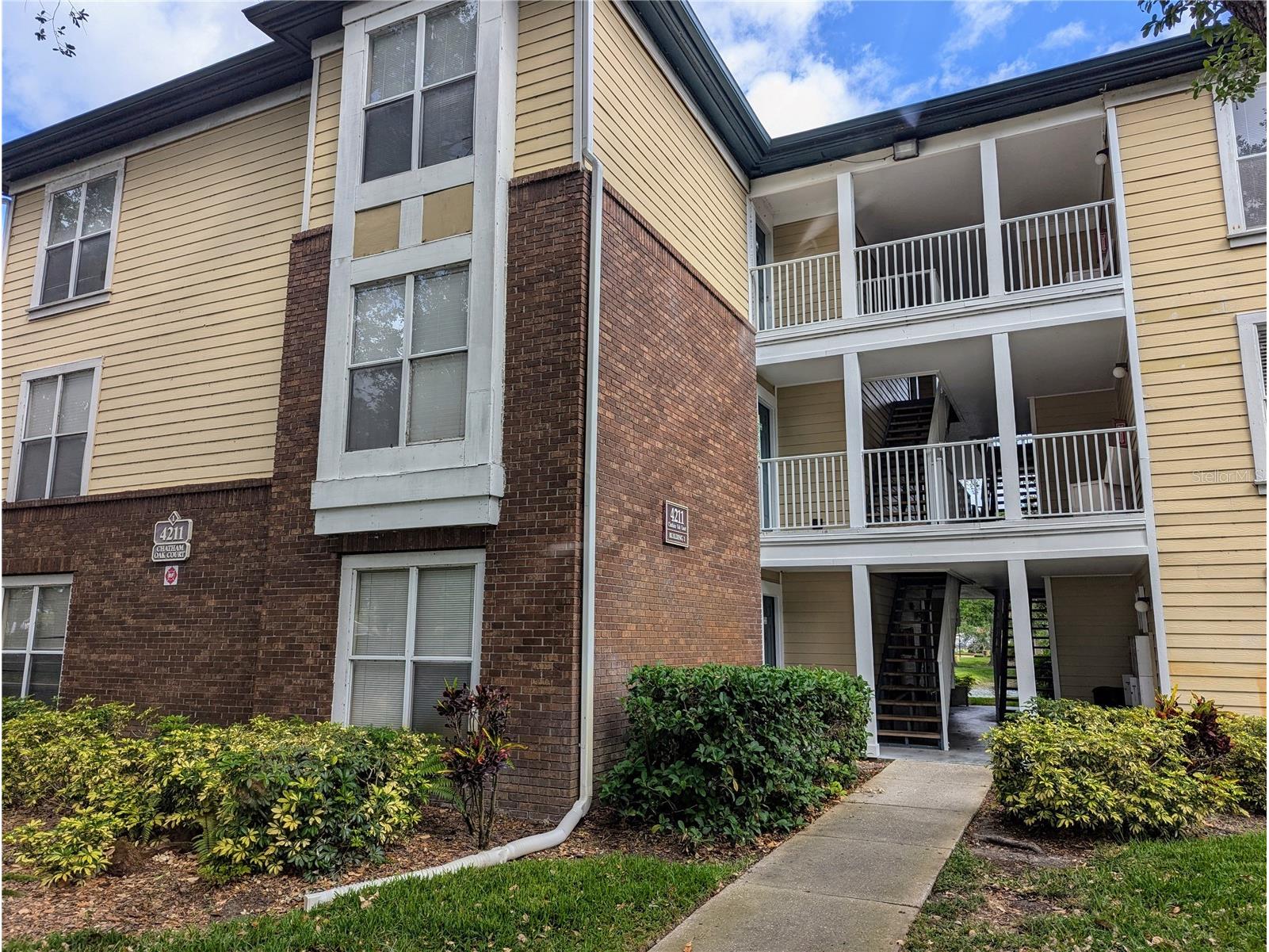 4211 Chatham Oak Court #111 Tampa FL 33624 TB8517147 image1