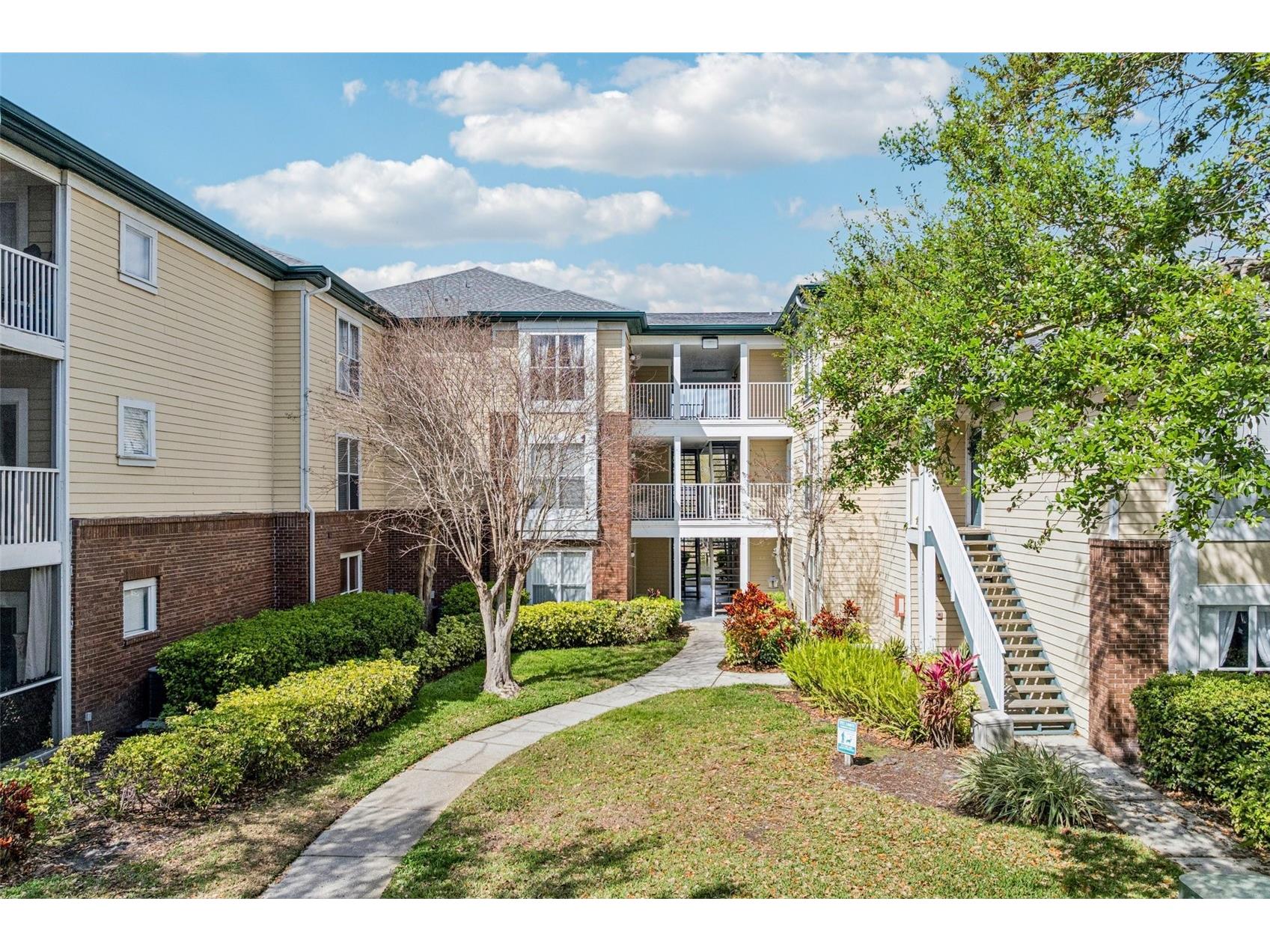 4211 Chatham Oak Court #123 Tampa FL 33624 TB8482155 image1