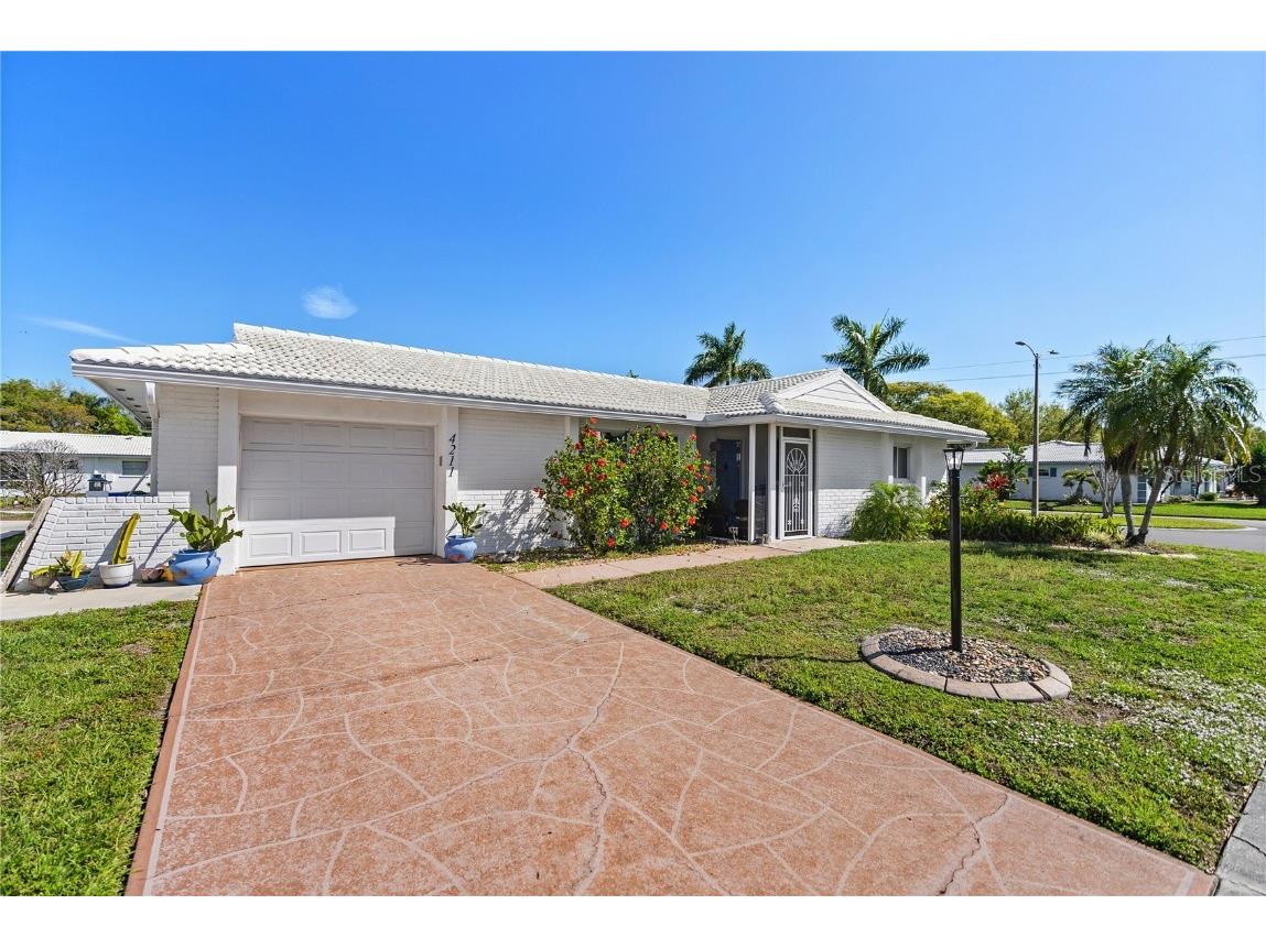 4211 Neil Lane Bradenton FL 34208 A4603394 image1