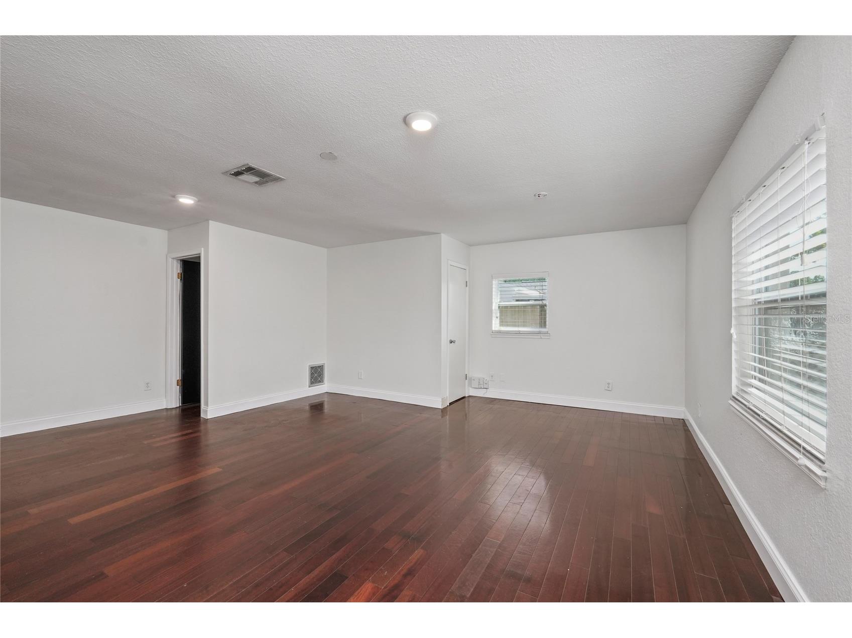 4211 S Anita Boulevard Tampa FL 33611 TB8482841 image8