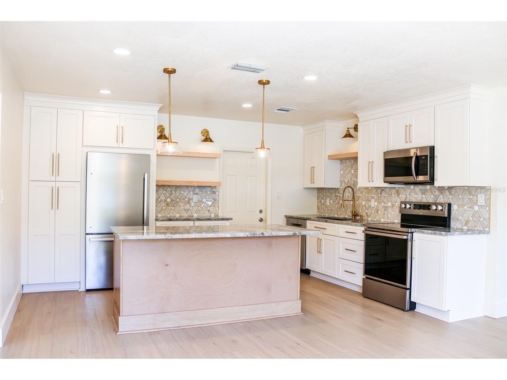 4211 W Bay View Avenue Tampa FL 33611 TB8483547 image2