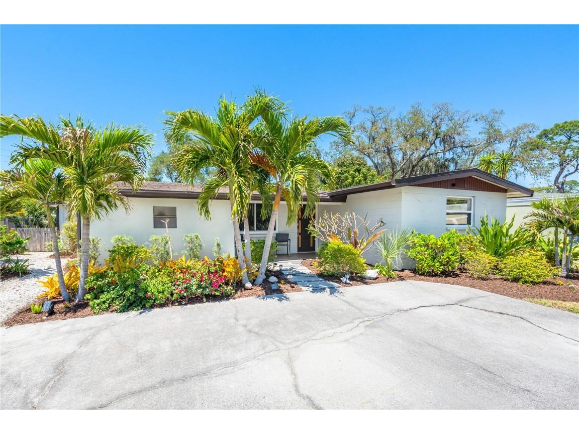 4212 Hymount Avenue Sarasota FL 34231 A4607586 image1