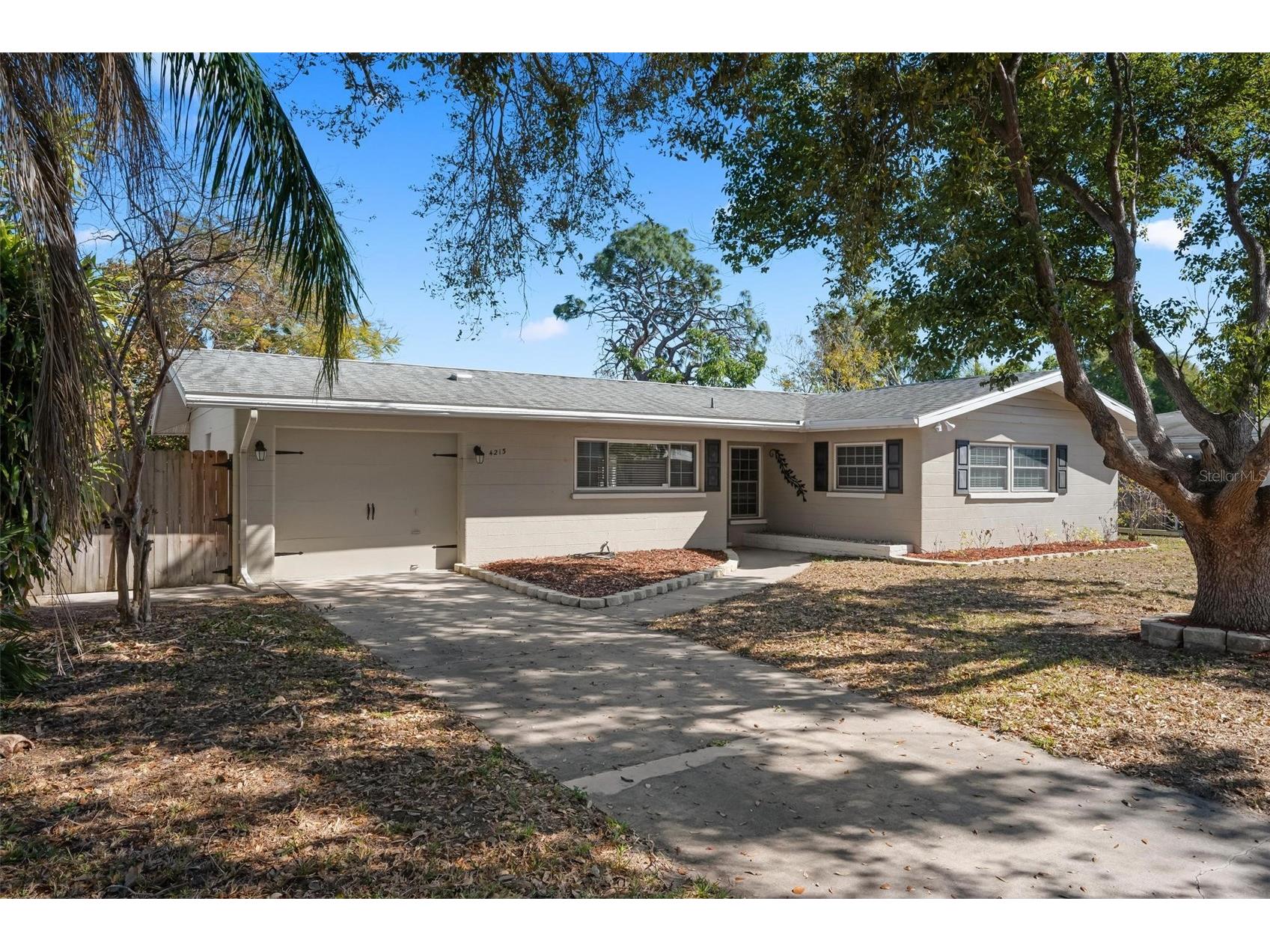 4213 Des Plaines Drive Sarasota FL 34233 A4681824 image1