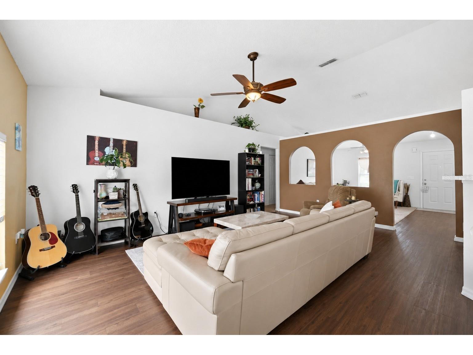 4214 Candler Avenue Spring Hill FL 34609 W7886628 image12