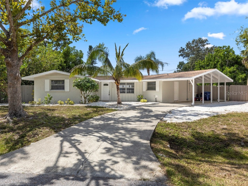 4214 Groveland Avenue Sarasota FL 34231 A4584694 image1