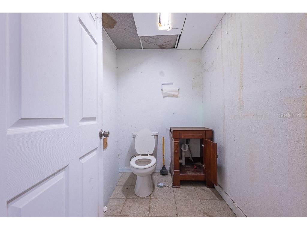 4214 W Virginia Avenue Tampa FL 33614 TB8397597 image7