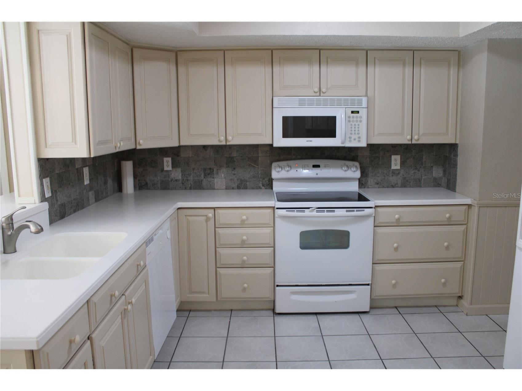 4215 18th Avenue Drive W Bradenton FL 34205 A4694982 image2