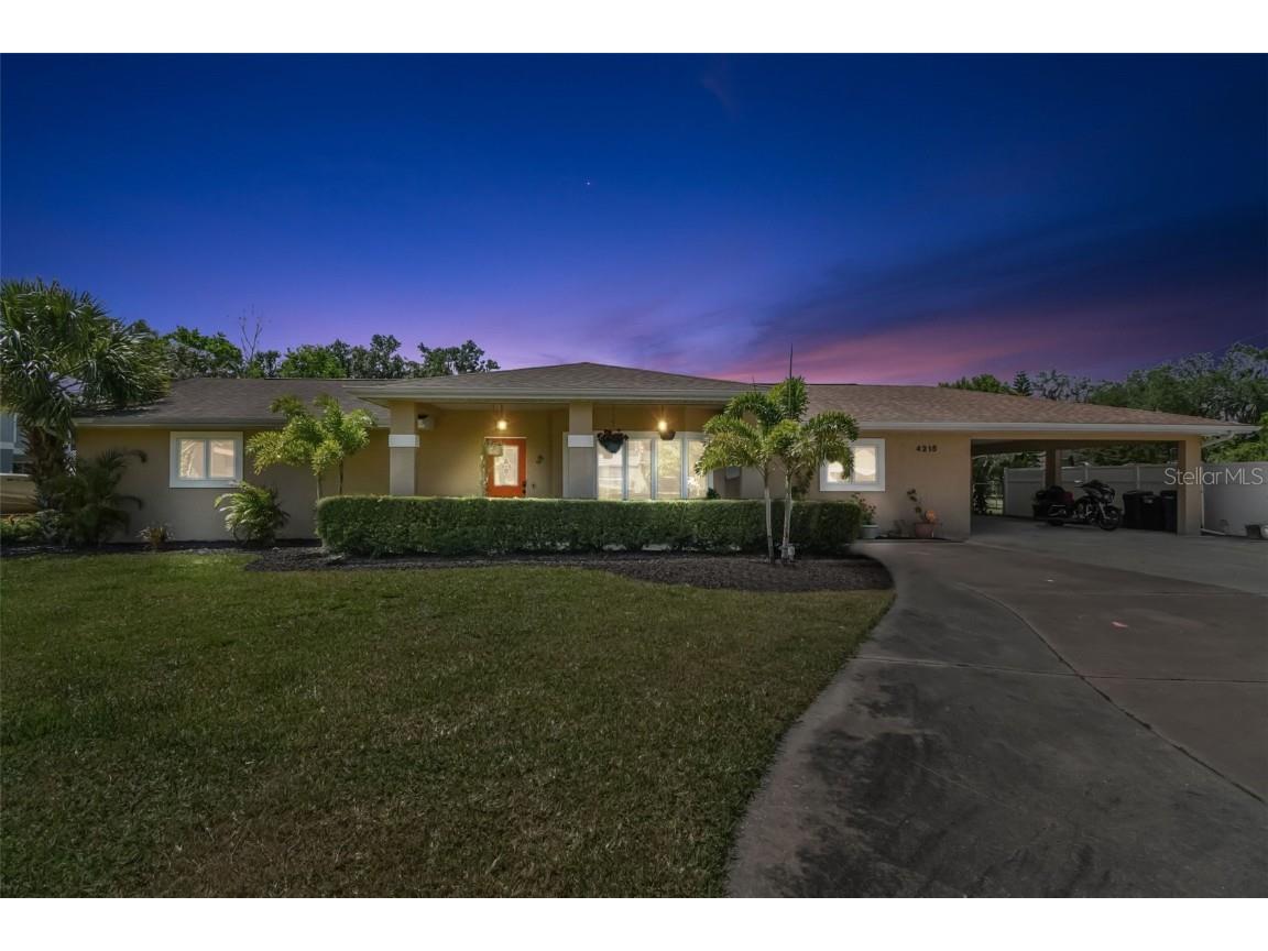 4215 5th Avenue W Palmetto FL 34221 A4565803 image1
