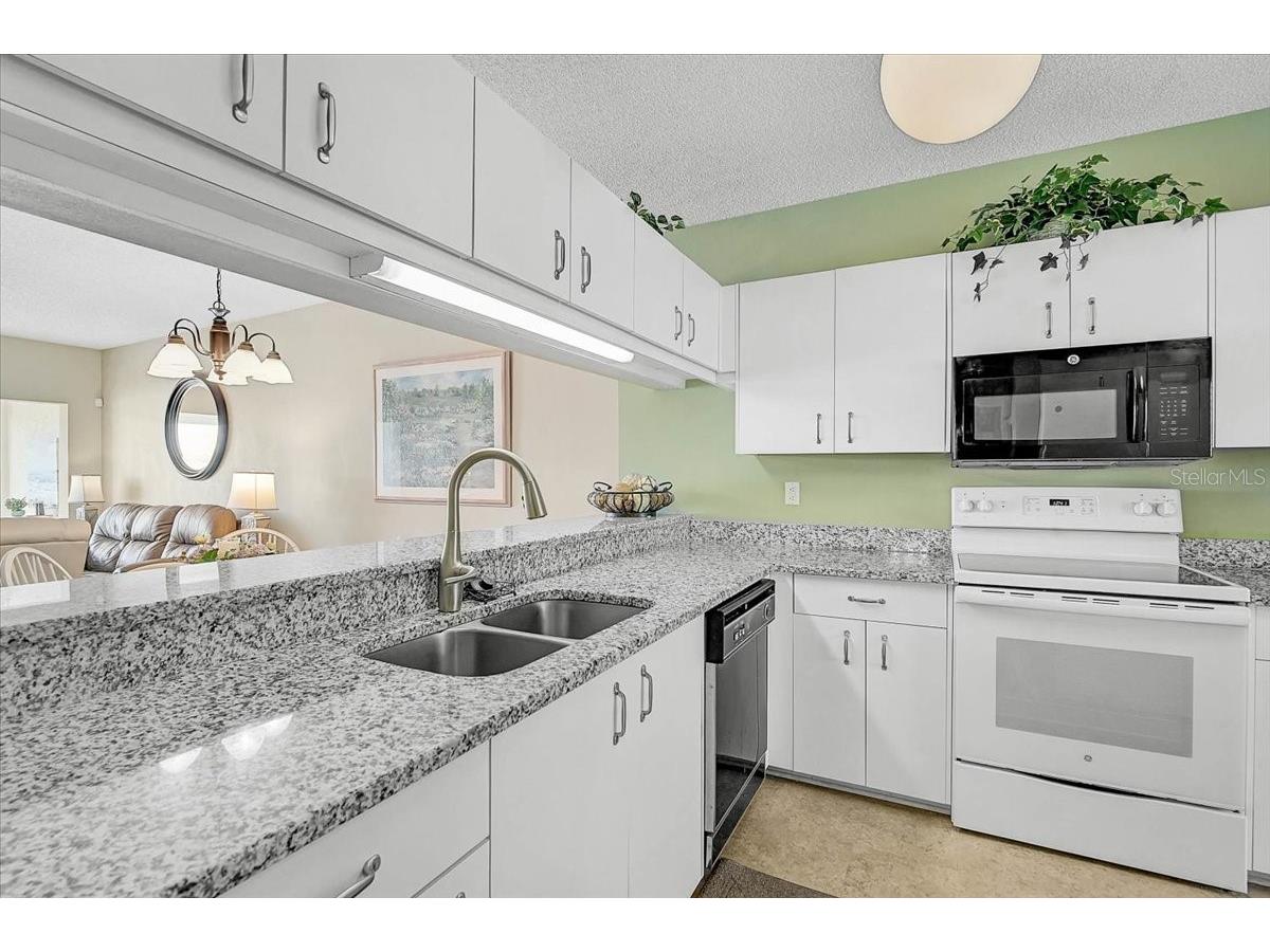 4215 Caddie Drive E #102 Bradenton FL 34203 A4678673 image5