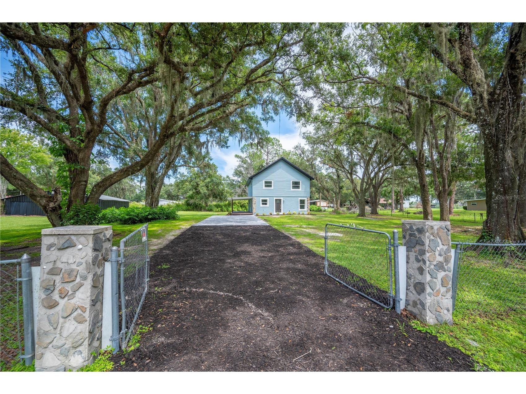 4215 Glenoak Drive N Lakeland FL 33810 L4954421 image1