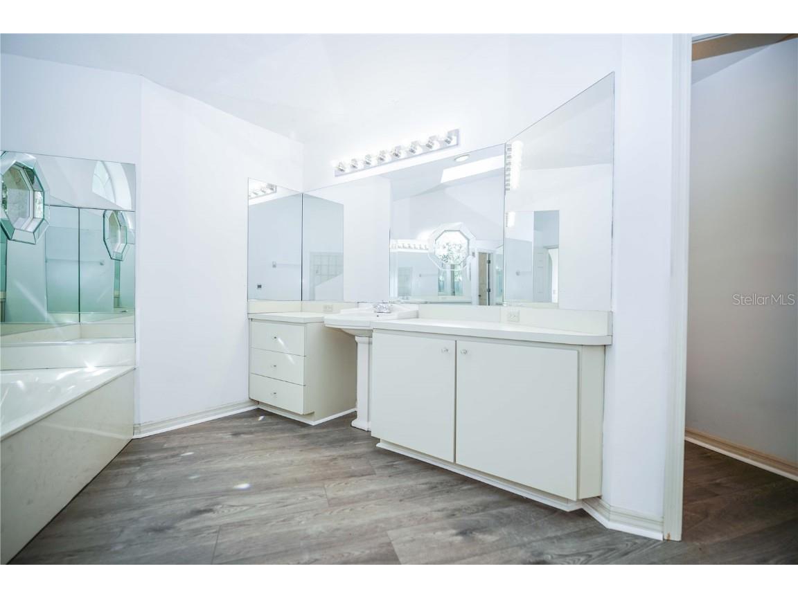 4215 SE 24th Terrace Ocala FL 34480 OM687918 image35