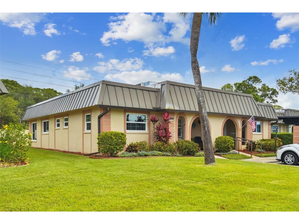4215 Stratford Drive New Port Richey FL 34652 W7854813 image1