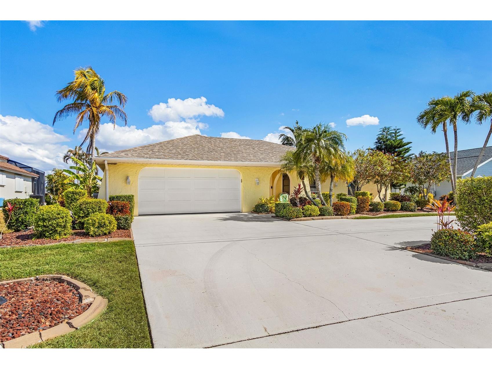 4215 SW 13th Avenue Cape Coral FL 33914 C7522110 image1