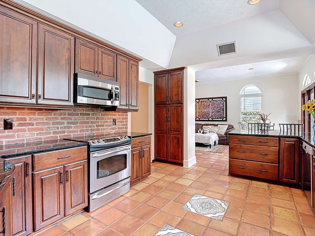 4215 W Culbreath Avenue Tampa FL 33609 TB8418760 image11