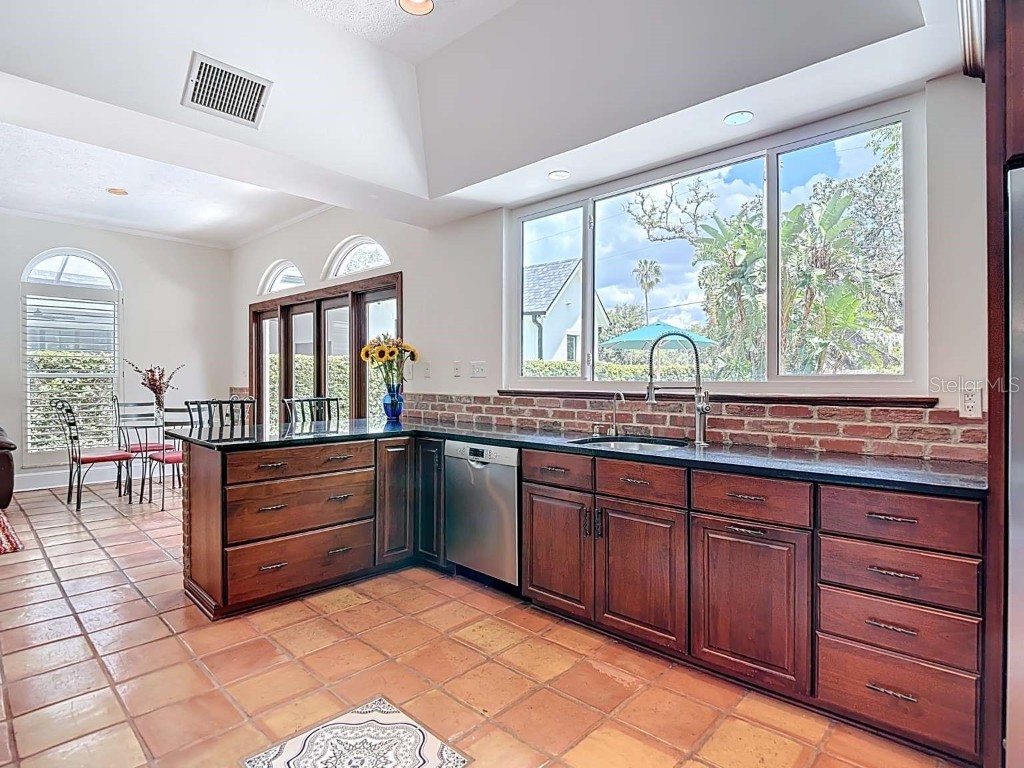 4215 W Culbreath Avenue Tampa FL 33609 TB8418760 image12