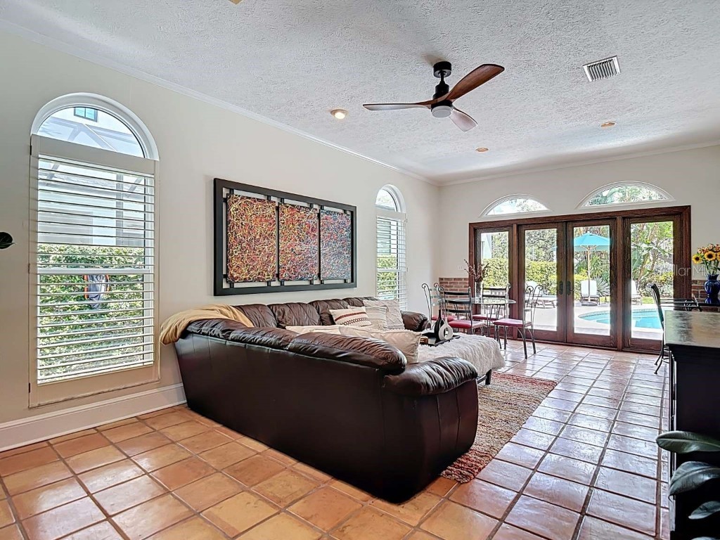 4215 W Culbreath Avenue Tampa FL 33609 TB8418760 image20