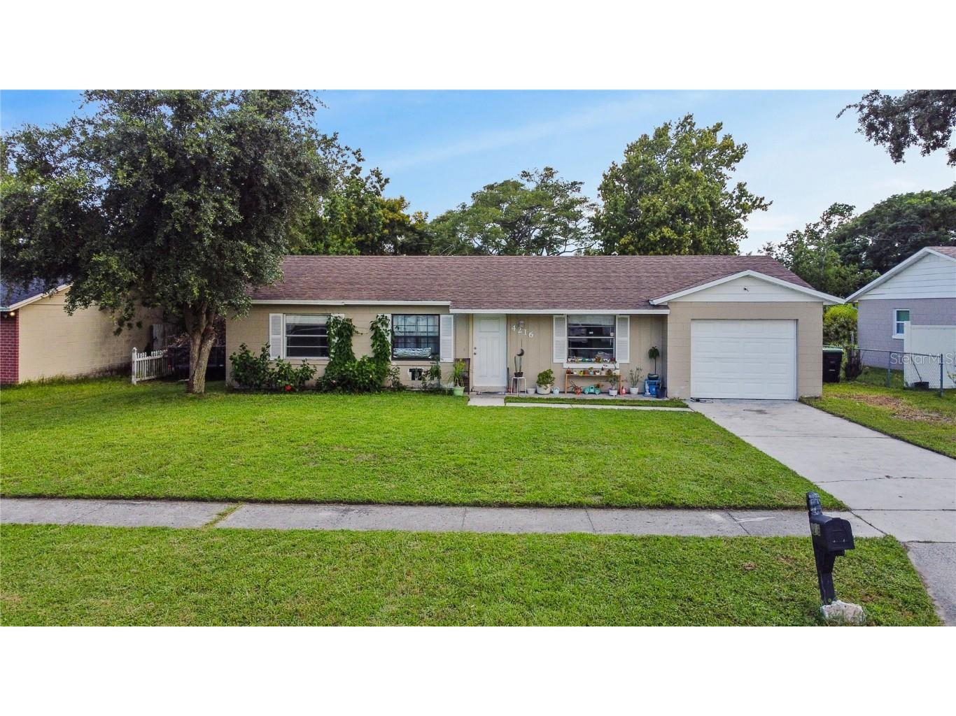 4216 Carousel Road Orlando FL 32808 O6201337 image1