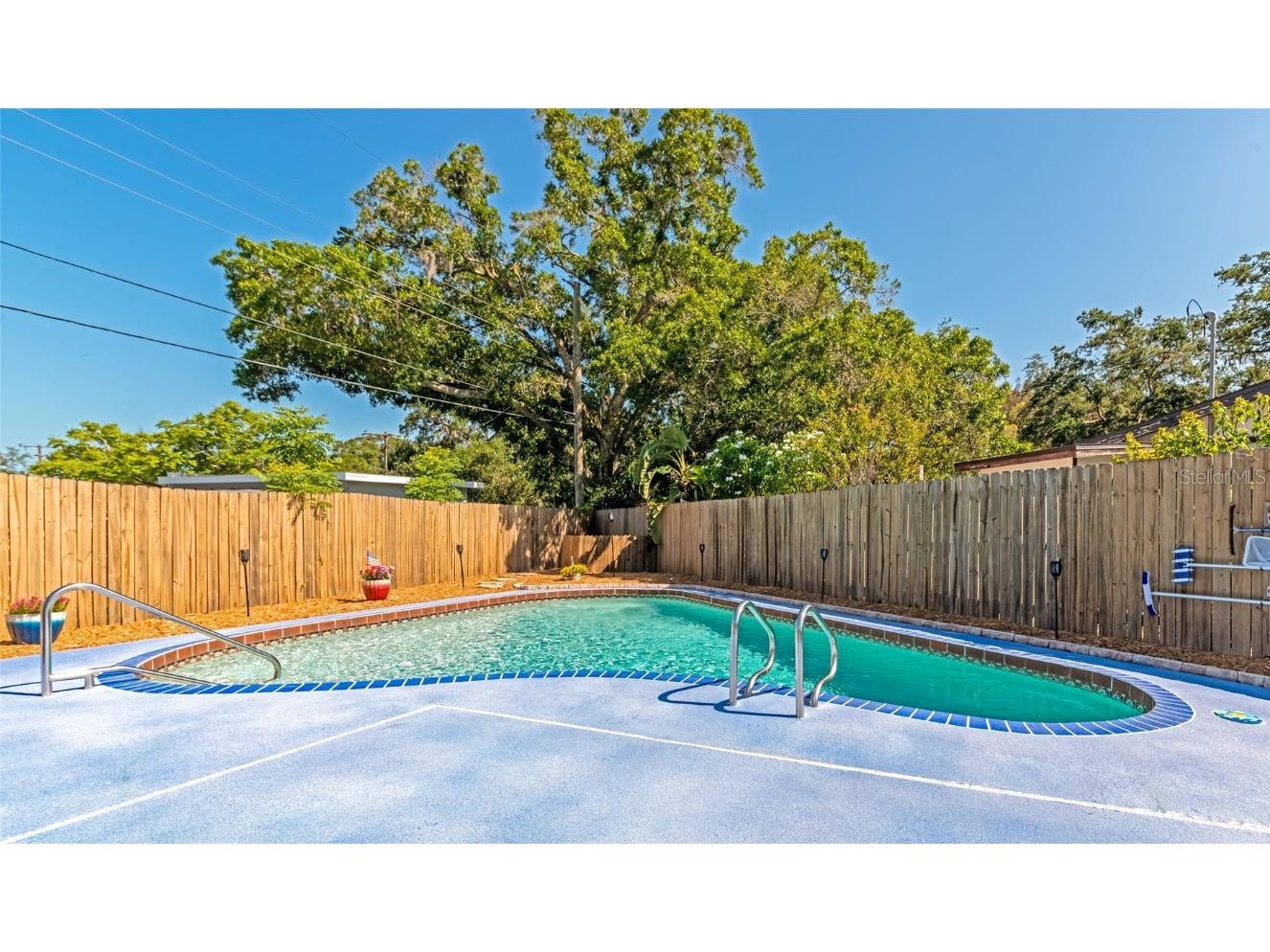 4216 Hymount Avenue Sarasota FL 34231 A4547726 image1