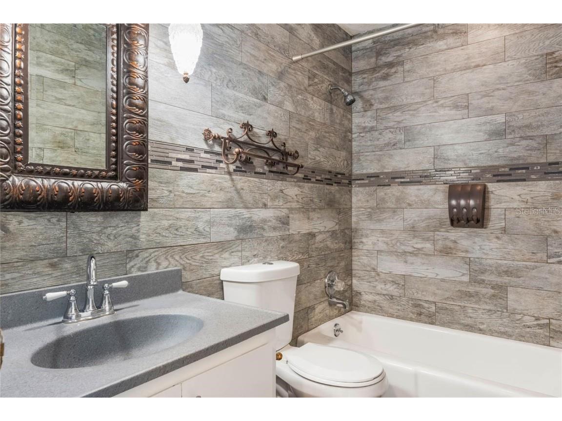 4216 Lake Underhill Road Orlando FL 32803 - LAKE GILES O6262256 image16