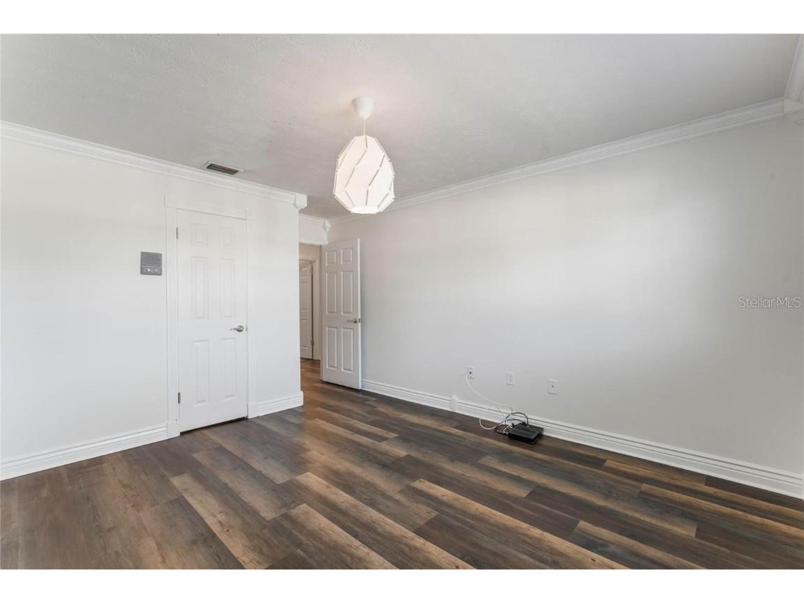 4216 Lake Underhill Road Orlando FL 32803 - LAKE GILES O6262256 image17