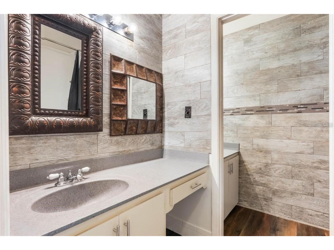 4216 Lake Underhill Road Orlando FL 32803 - LAKE GILES O6262256 image18