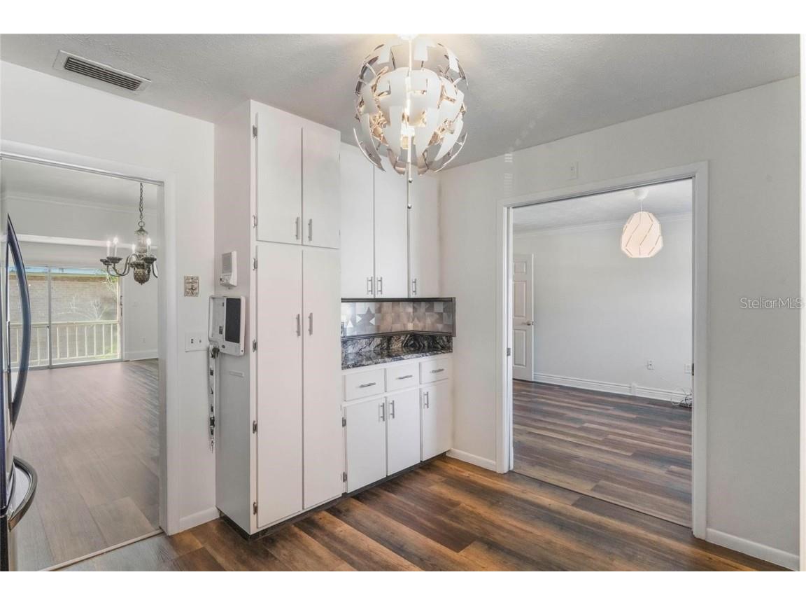 4216 Lake Underhill Road Orlando FL 32803 - LAKE GILES O6262256 image7