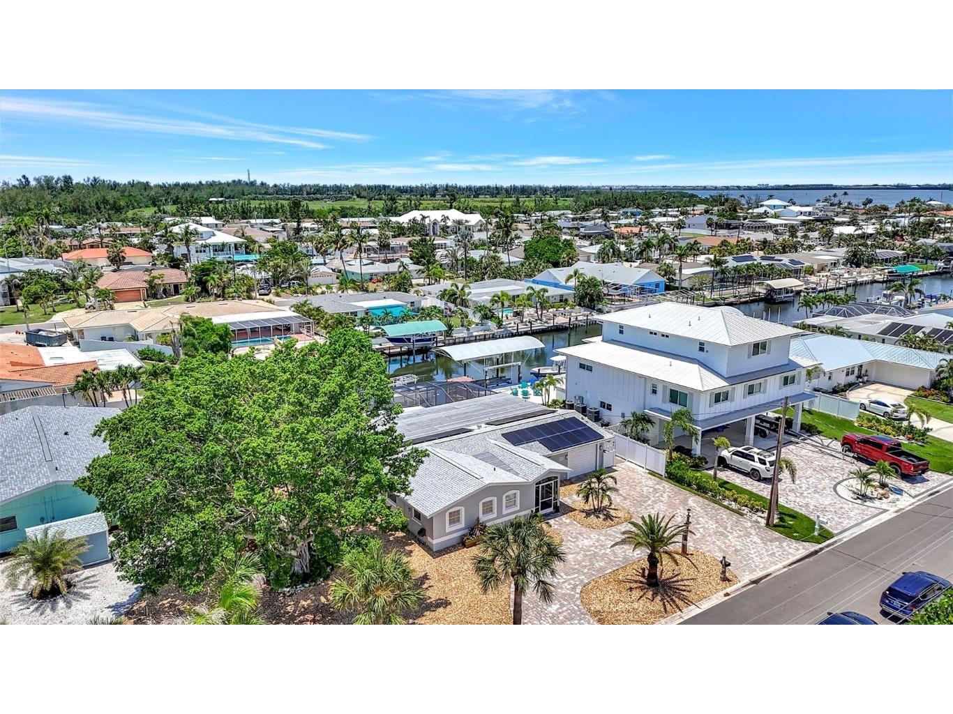 4216 Royal Palm Drive Bradenton FL 34210 A4658987 image2