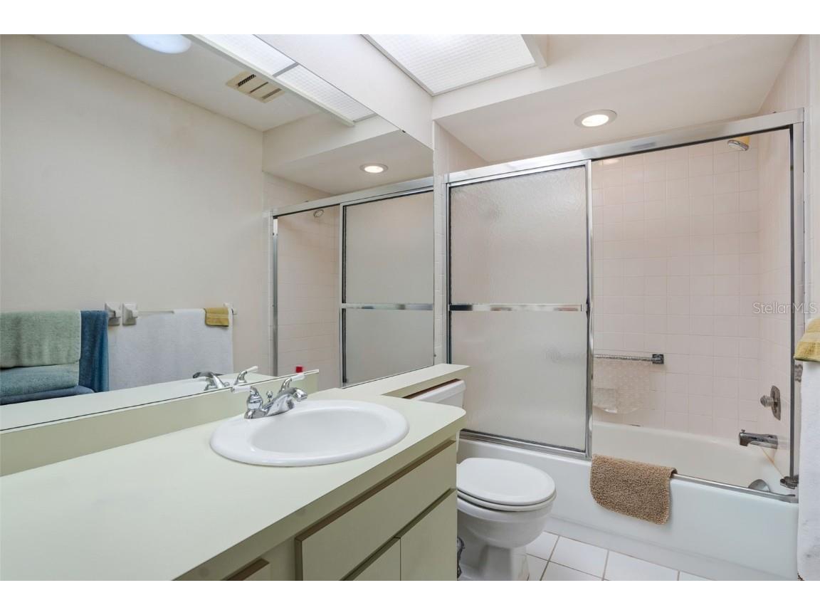 4217 Oakhurst Circle E #3023 Sarasota FL 34233 A4672853 image8