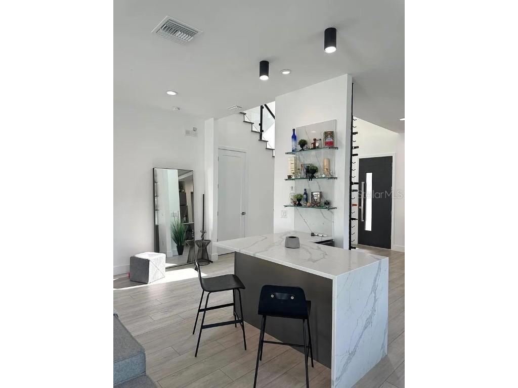 4217 W Arch Street Tampa FL 33607 TB8458261 image5