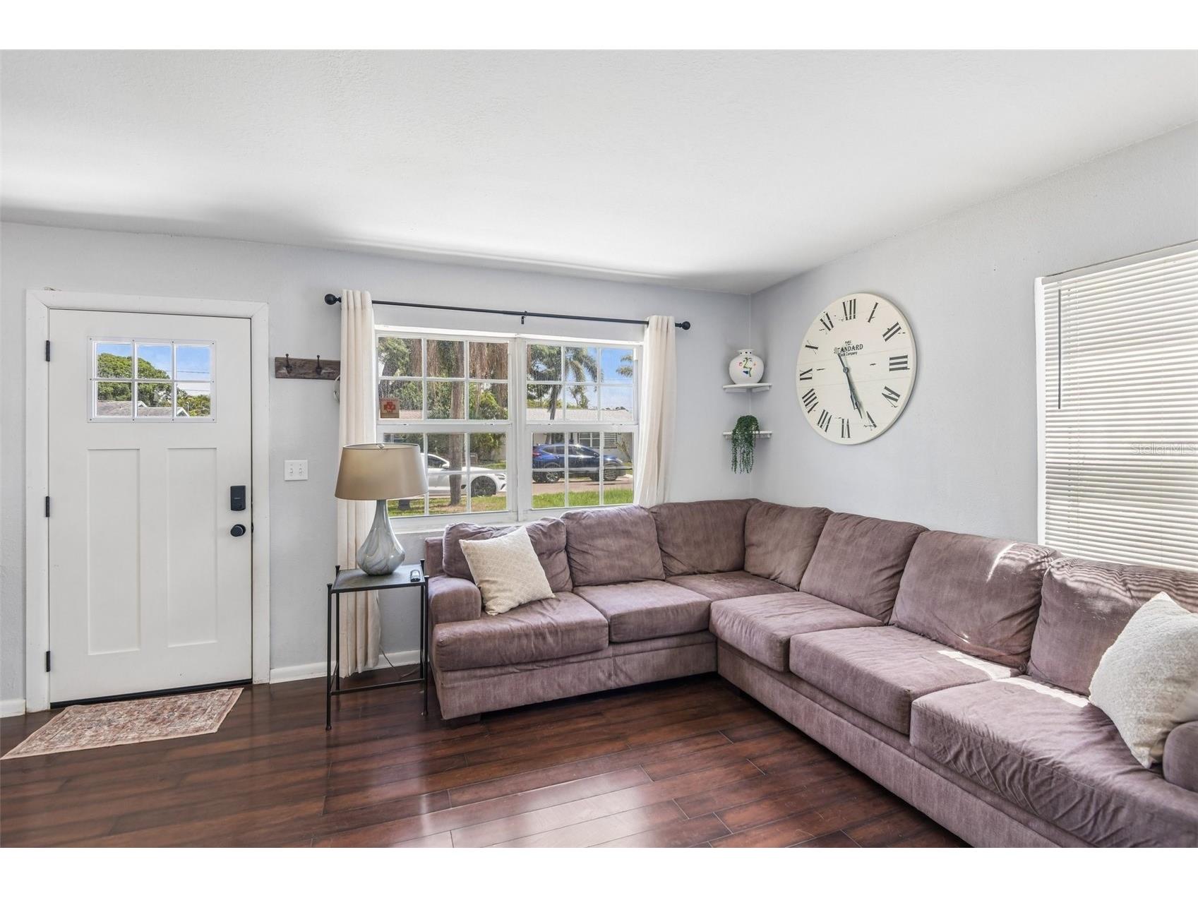 4218 6th Avenue N Saint Petersburg FL 33713 TB8513136 image2