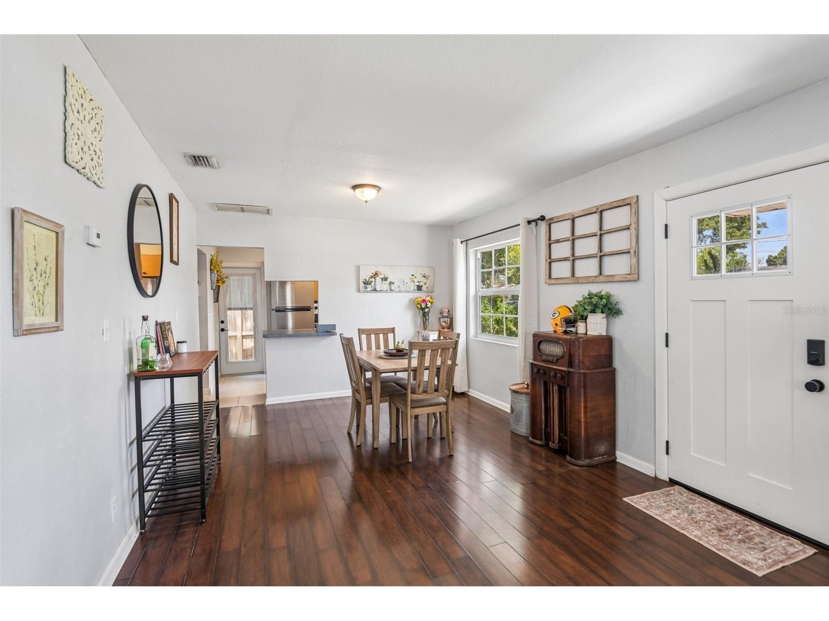 4218 6th Avenue N Saint Petersburg FL 33713 TB8513136 image3
